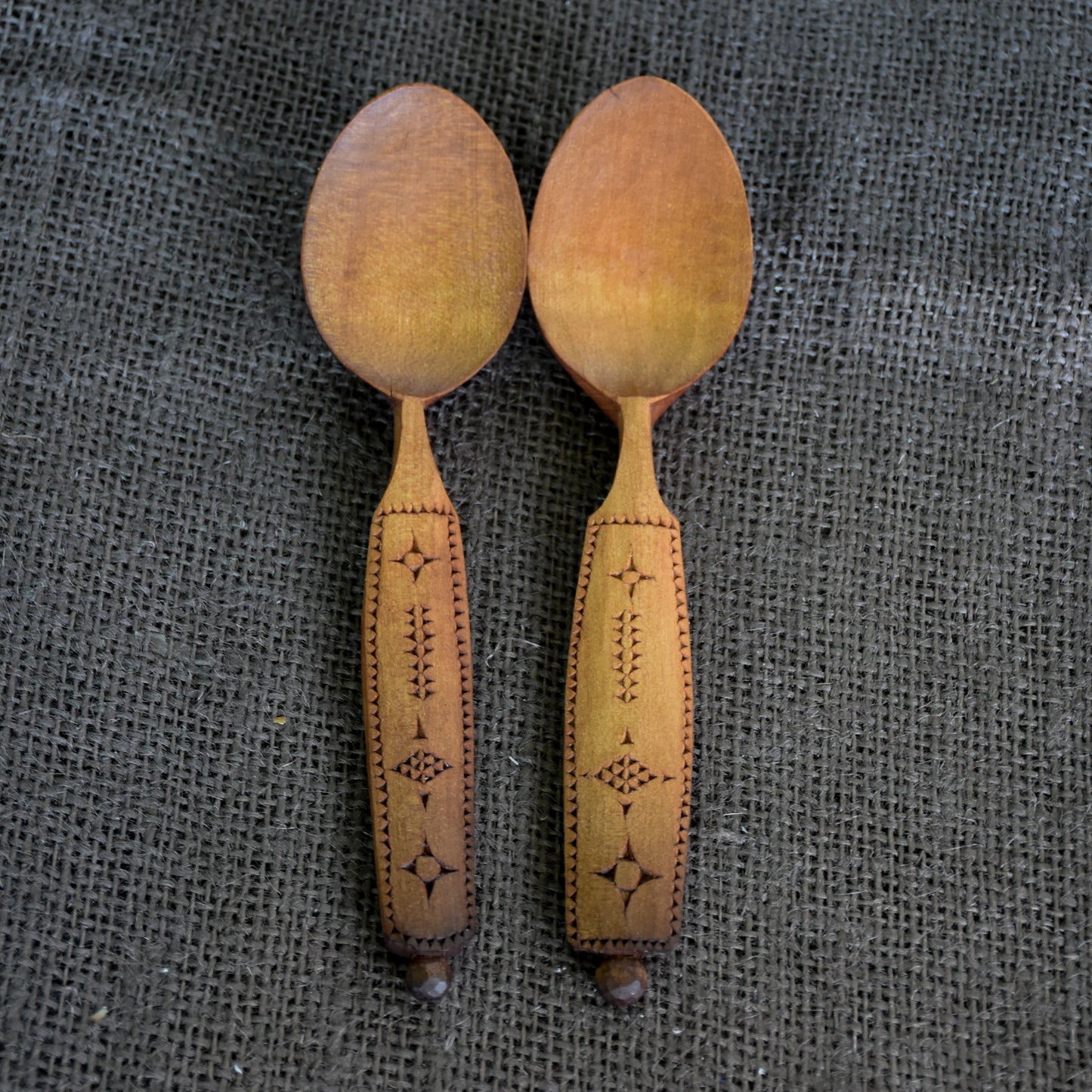 Pair of Roasted Love Spoons ~ Chipcarved Pattern
