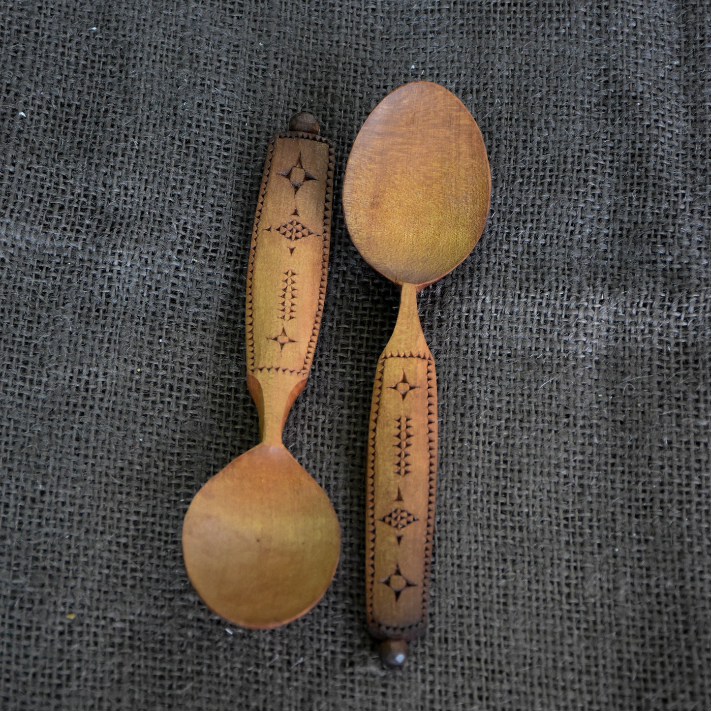 Pair of Roasted Love Spoons ~ Chipcarved Pattern